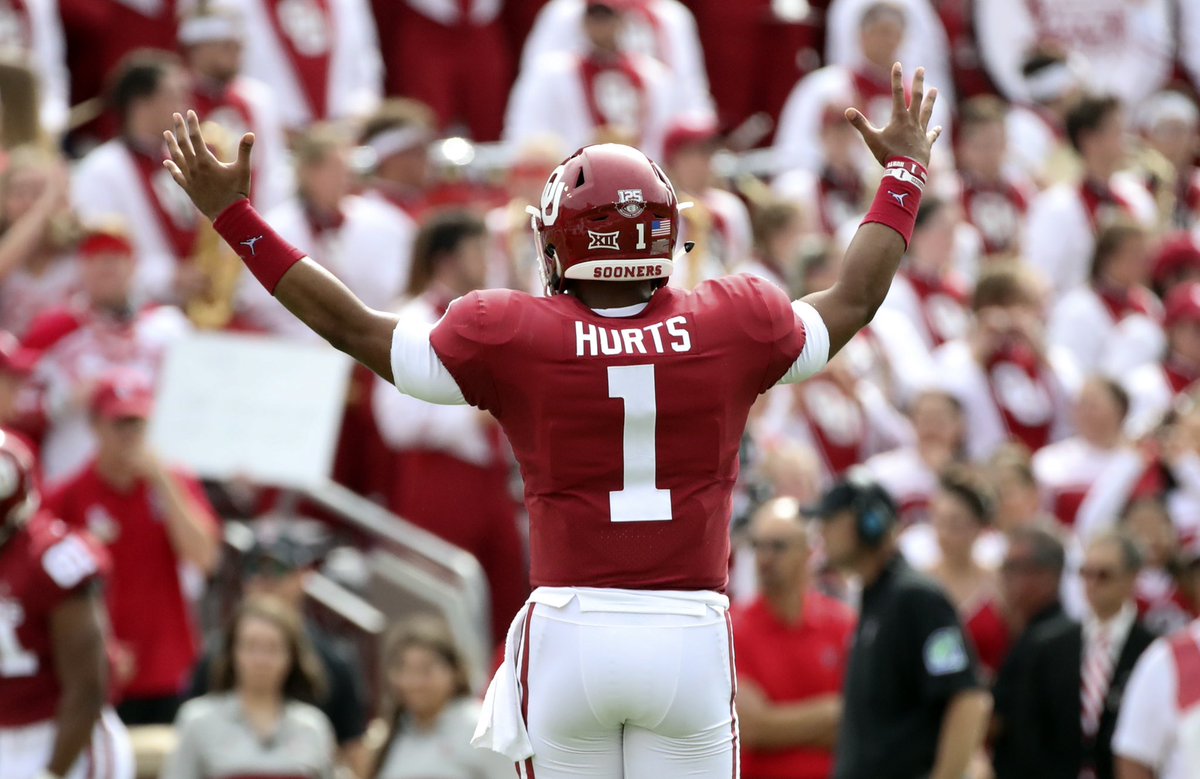 OUupdatedSB's tweet photo. Jalen Hurts makes history as the first Oklahoma QB (who finished his career as a Sooner) to win a Super Bowl https://t.co/vFY69Lrze9