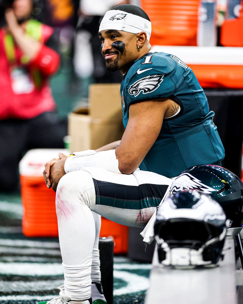 sportingnews's tweet photo. Jalen Hurts - Super Bowl Champ

◽️ 17/22
◽️ 221 pass yards
◽️ 72 rush yards
◽️ 3 total TD https://t.co/xLZW7sTRVO