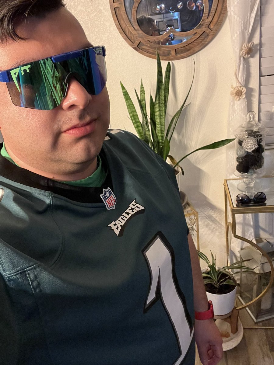 CSP_News's tweet image. We did not pick a side...but if we had to celebrate a team that just won the big game, (purely hypothetically) it might look something like this. #NotBiased #ButGoBirds  Plan the rest of your evening accordingly and schedule a ride share, have your designated driver ready, or