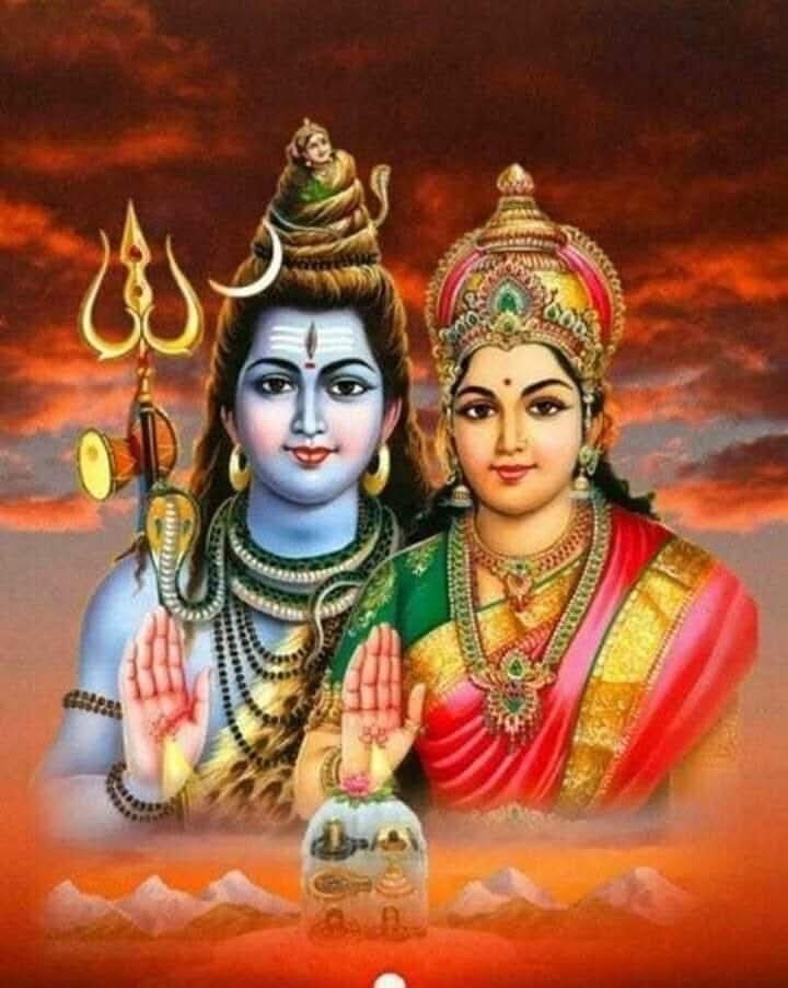 kaippulla123's tweet photo. தமிழ்நாட்டில் சிவனுக்குரிய பெருமை மிக்க ஸ்தலங்களின் பெருமைகள்.

ராஜ கோபுரத்தை விட மூலவருக்கு உயர்ந்த விமானம் உள்ள இடங்கள்.

1,தஞ்சை – பிரகதீஸ்வரர்
2,கங்கைகொண்டசோழபுரம் – பிரகதீஸ்வரர்
3,தாராசுரம் – ஐராவதேஸ்வரர்
4,திருபுவனம் – கம்பேஸ்வரர்

சிவனுக்குரிய விஷேச ஸ்தலங்கள்.

1, திருவேள்விக்குடி – கௌதுகாபந்தன க்ஷேத்ரம்
2, திருமங்கலகுடி – பஞ்சமங்கள க்ஷேத்ரம்
3, திருவையாறு – பஞ்ச நந்தி க்ஷேத்ரம்
4, திருவிடைமருதூர் – பஞ்சலிங்க க்ஷேத்ரம்
5, திருநீலக்குடி – பஞ்சவில்வாரண்ய க்ஷேத்ரம்
6, திருவிற்கோலம் – நைமிசாரண்ய க்ஷேத்ரம்
7, திருநெல்லிக்கா – பஞ்சாட்சரபுரம்
8, காஞ்சி – சத்தியவிரத க்ஷேத்ரம்
9, திருவல்லம் – வில்வாரண்யம்
10, திருகண்டியூர் – ஆதிவில்வாரண்யம்

சிவ பூஜைக்கு சிறந்த ஸ்தலங்கள்.

1, திருக்குற்றாலம் – திருவனந்தல் பூஜை
2, இராமேஸ்வரம் – காலை சந்தி பூஜை
3, திருவானைக்கா – உச்சிகால பூஜை
4, திருவாரூர் – சாயரக்ஷை பூஜை
5, மதுரை – இராக்கால பூஜை
6, சிதம்பரம் – அர்த்தஜாம பூஜை

காசிக்கு சமமான ஸ்தலங்கள்.

1, திருவெண்காடு. 
2, திருவையாறு. 
3, மயிலாடுதறை. 
4, திருவிடைமருதூர்.
5, திருச்சாய்காடு. 
6, ஸ்ரீவாஞ்சியம். 
7, விருத்தாசலம். 
8, மதுரை.
9, திருப்புவனம்

தருமநூல்கள் 18.

கடவுளால் வகுத்தது தருமத்தை பற்றி மட்டும் உபதேசித்தது.

1.மனு, 2.அத்தி, 3.விண்டு, 4.வாசிட்டம், 5.யமம், 6.ஆபத்தமம், 7.யாஞ்ஞ வற்கியம், 8.பராசரம், 9.அங்கீரசம், 10.உசனம், 11.காத்தியாயனம், 12.சம்பவர்த்தம், 13.வியாசம், 14.பிரகற்பதி, 15.சங்க்லிதம், 16.சாதாதபம். 17.கௌதம், 18.தக்கம்.

பாரதத்தின் முக்தி ஸ்தலங்கள்.

1,காசி 
2,காஞ்சி 
3,மதுராபுரி 
4,அரித்துவார் 
5,உஜ்ஜையினி 
6,அயோத்தி 
7,துவாரகை.

பாரதமே பரமசிவம்.

1,திருப்பரும்பதம் – தலை உச்சி
2,திருக்கேதாரம் – நெற்றி.
3,காசி – புருவநடு
4,பிரயாகை – நெஞ்சு
5,தில்லை – இதயம்
6,திருவாரூர் – மூலம்.

முக்தி தரும் ஸ்தலங்கள்.

திருவாரூர் – பிறக்க முக்தி
காசி – இறக்க முக்தி
திருவண்ணாமலை – நினைக்க முக்தி
சிதம்பரம் – தரிசிக்க முக்தி
வேதாரண்யம் – தீர்த்தமாட முக்தி
மதுரை – கூற முக்தி
அவினாசி – கேட்க முக்தி.

ஐந்து அற்புதங்கள்.

1, ஆவுடையார் கோவில் கொடுங்கை. 
2, கடாரங்கொண்டான் மதில்
3, திருவீழிமிழலை வௌவ்வால் ஒட்டிமண்டபம் 
4, தஞ்சாவூர் கோபுரம் 
5, திருவலஞ்சுழி பலகணி

திவசம் சிறப்பு இடம் {பிதுர்கடன் கொடுக்க சிறப்பு ஸ்தலம்.}

காசி, கயா {விஷ்னுபாதம் ஆலமரம்}
திருவெண்காடு – ஆலமரத்தடி {ருத்ரபாதம்}
பத்ரிநாத், திருக்கோகர்ணம், பவானி, திலதர்ப்பணபுரி, செதிலப்பதி, {தசரதன்,ஜடாயுக்கு இராமன் லட்சுமனன் தர்ப்பணம் செய்தது.}
இராமேஸ்வரம், துவாரகாபுரி, பூம்புகார், இடும்பாவனம், சங்குமுகேஸ்வரர்.

12 தமிழ் மாதங்களும், தெய்வங்களும்.

1, சித்திரை, ஆடி, ஐப்பசி, தை. – பிரம்மா, சித்திரை, ஐப்பசி பிறக்கும் காலம் விஷு {விஷாவகன் – பிரம்மா}
2, வைகாசி, ஆவணி, கார்த்திகை, மாசி – விஷ்ணு. பிறக்கும்நேரம் விஷ்ணுபதி புண்ணிய காலம்.
3, ஆனி, புரட்டாசி, மார்கழி, பங்குனி – சிவம். பிறக்கும் நேரம் “ஷடசீதி” {ஷடாங்கன் – சிவன்}
ஆடி மாதப் பிறப்பு தட்சிணாயன – புண்ணியகாலம் – சூரியன் தெற்கு பயனிப்பது.
தை மாதப் பிறப்பு உத்தராயண – புண்ணியகாலம் – சூரியன் வடக்கு நோக்கி பயனிப்பது.

பெரிய தேர்கள் உள்ள ஸ்தலங்கள்.

திருவாரூர், திருநெல்வேலி, ஸ்ரீவில்லிபுதூர், திருவண்ணாமலை, சிதம்பரம், காஞ்சி, மதுரை.

பன்னிரு ஜோதிர்லிங்க ஸ்தலங்கள்.

1, கேதாரம் – இமயம் {கேதாரேஸ்வரர்}
2, சோமநாதம் – குஜராத் {சௌராஷ்டிரம்,சோமநாதேஸ்வரர்}
3, மகாகாளேசம் – உஜ்ஜையினி {மகா காளேஸ்வரர்}
4, விஸ்வநாதம் – காசி {விஸ்வநாதேஸ்வரர்}
5, வைத்தியநாதம் – {மகாராஷ்டிரம், வைத்தியனாதர்}
6, பீமநாதம் – {மகாராஷ்டிரம், பீமநாதேஸ்வர்.}
7, நாகேஸ்வரம் – {மகாராஷ்டிரம், தாருகாவனம், நாகேஸ்வர்}
8, ஓங்காரேஸ்வரம் – மத்தியப்பிரதேசம் {அமலேஸ்வரம், ஓங்காரேஸ்வரர்}
9, த்ரயம்பகம் – {மகாராஷ்டிரம், கௌதம்} திரயம்பகேஸ்வரர்.
10, குசுமேசம் – மகாராஷ்டிரம் குஸ்ருணேஸ்வர்.
11, மல்லிகார்ஜுனம் – {ஆந்திரம்} ஸ்ரீசைலம் – மல்லிகார்ஜுனர்.
12, இராமநாதம் – இராமேஸ்வரம் {தமிழ்நாடு}

சப்த விடங்கத் ஸ்தலங்கள்.

1, திருவாரூர் – வீதிவிடங்கர் – அஜபா நடனம்.
2, திருநள்ளாறு – நகரவிடங்கர் – உன்மத்த நடனம்.
3, நாகப்பட்டினம் – சுந்தரவிடங்கர் – வீசி நடனம்.
4, திருக்காறாயில் – ஆதிவிடங்கர் – குக்குட நடனம்.
5, திருக்கோளிலி – அவனிவிடங்கர் – பிருங்க நடனம்.
6, திருவாய்மூர் – நீல விடங்கர் – கமல நடனம்.
7, திருமறைக்காடு – புவனி விடங்கர் – ஹம்ஸபாத நடனம்.

பஞ்ச சபைத் ஸ்தலங்களும், பஞ்சாட்சர வடிவமும்.

1, திருநெல்வேலி – தாமிர சபை – ந
2, திருக்குற்றாலம் – சித்திர சபை – ம
3, திருவாலங்காடு – இரத்தின சபை – சி
4, திருத்தில்லை {சிதம்பரம்} – பொற்சபை – வ
5, மதுரை – வெள்ளிசபை – ய
 🙏