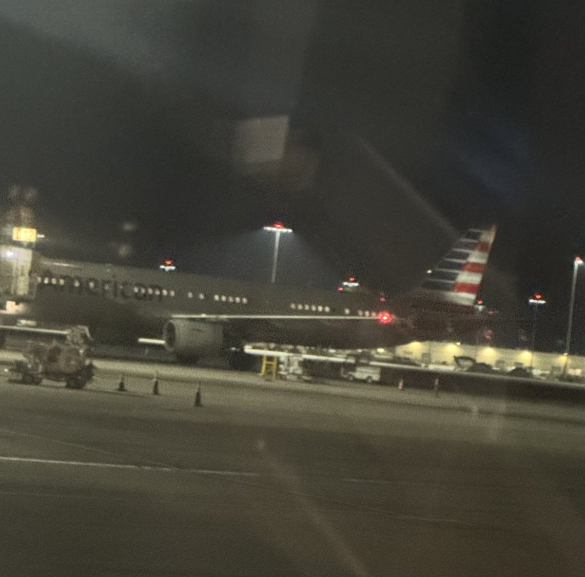 kdshull's tweet photo. Get me home to @OliDoodles and @ellidoodles quickly and safely, @AmericanAir.  I miss them!! https://t.co/Cce84tFdtB