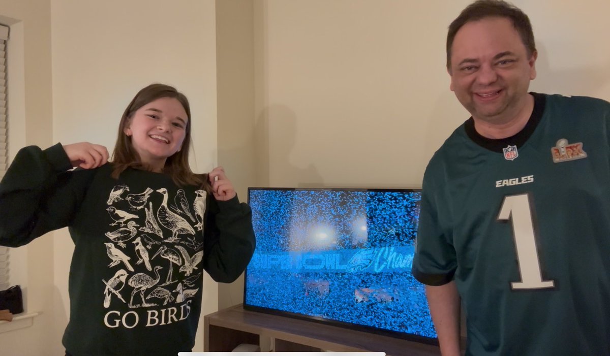 E-A-G-L-E-S EAGLES!  (Oh and don’t you love Amanda’s perhaps-too-literal GO BIRDS shirt?!)