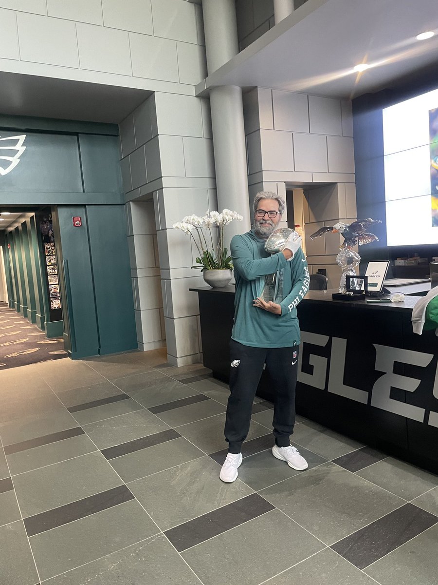 SamMooney4's tweet image. What a season!! Celebrating with family makes it even sweeter!! Go Birds!! #FlyEaglesFly #SuperBowlLIX