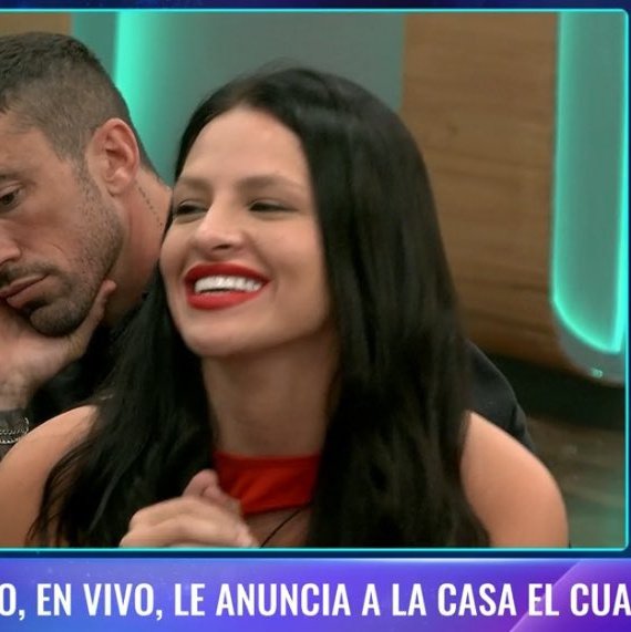 lovexidk9's tweet image. el COMPLETO personaje de gh que es Chiara; hace reír, juega, manipula, seduce, pelea y va de frente, dramatiza, dio amor y recibió desamor, ship lésbico, sirvió venganza y sobre todo SHOW. Para ustedes falsea? Que lo siga haciendo, todo en el juego es válido 
#GranHermano