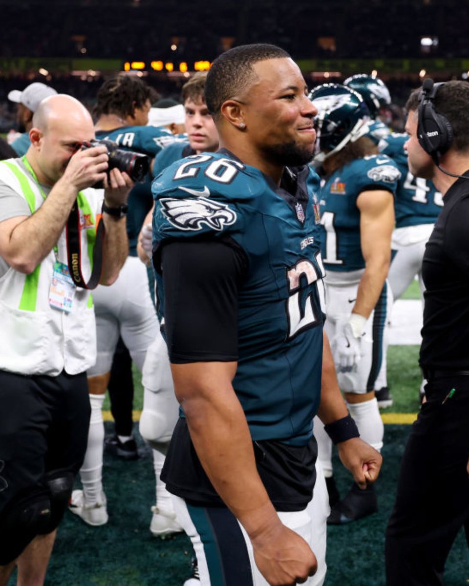 FoxNews's tweet photo. FLYING HIGH: The Philadelphia Eagles halted NFL history in its tracks as they dominated the Kansas City Chiefs, 40-22, to win Super Bowl LIX in New Orleans. https://t.co/2GjvxxO0Jt https://t.co/iBbMUJhQOv