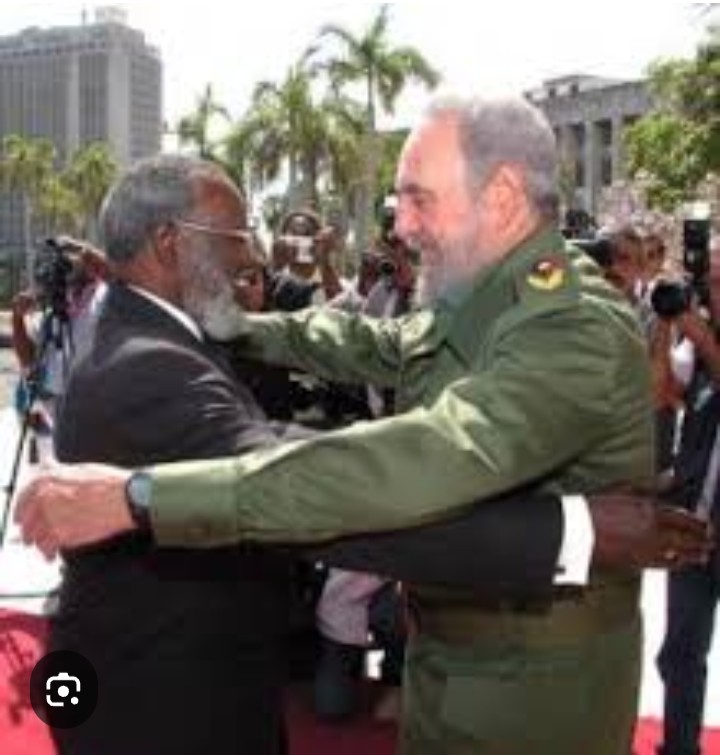 Expreso solidaridad con el hermano pueblo de Namibia por la muerte de su padre fundador y primer presidente, Sam Nujoma, quien fue un gran amigo de Cuba y de #FidelPorSiempre.