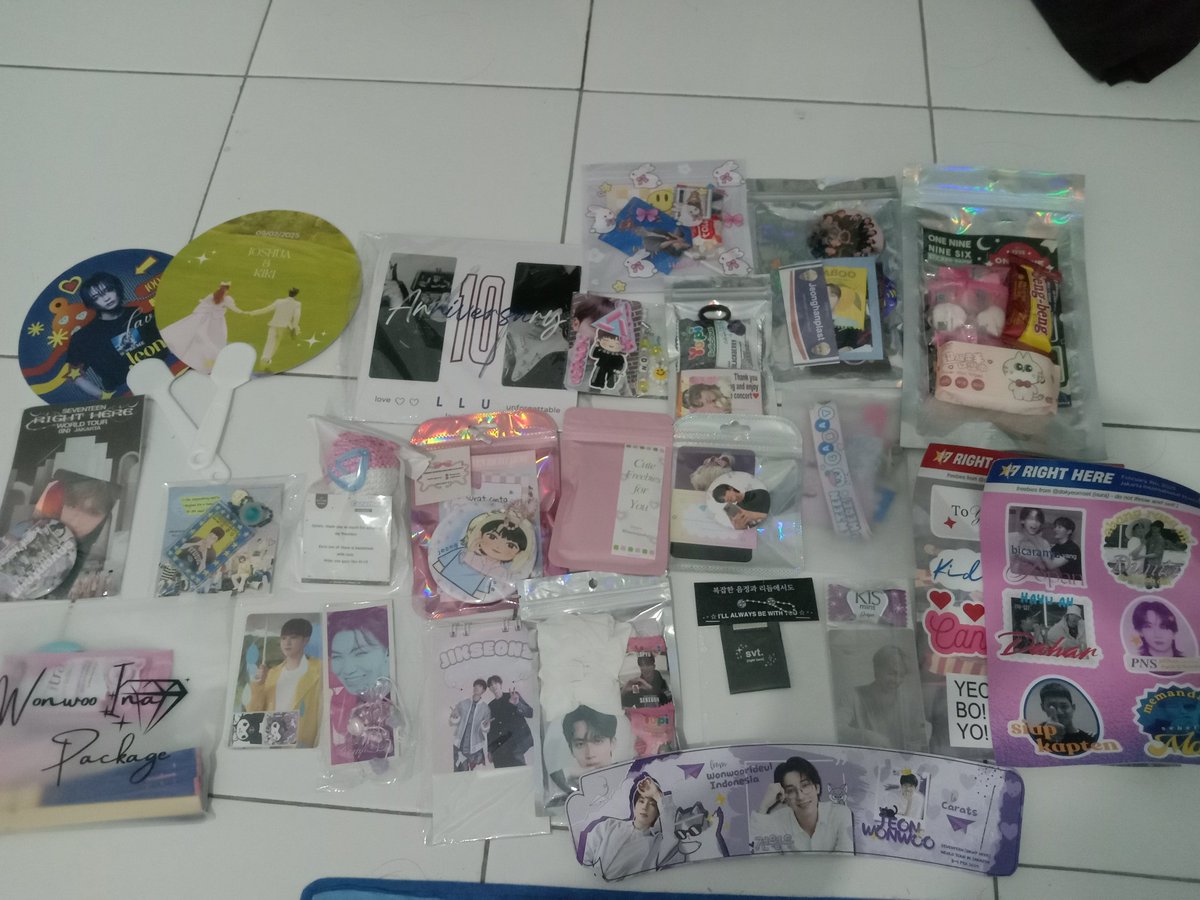 Freebies Day-2 #SEVENTEEN_RIGHT_HERE_IN_JAKARTA  
Tencu kakak-deul yang sudah berbagi freebies, SUKA SEMUAA 😭♥️♥️♥️ <a href="/dokyeomset/">nura★</a> <a href="/iikkami/">Yayas🐣</a> <a href="/jeonwonknow/">yaya 🫧</a> <a href="/forwonwoo_ina/">For Wonwoo INA</a> <a href="/yaminpangsit/">ara</a> @tastyofjeonwonwoo <a href="/haniejoshy/">Kiki.</a> @sygscoups <a href="/lezgedidt/">al</a> <a href="/warko_op/">o_O</a>