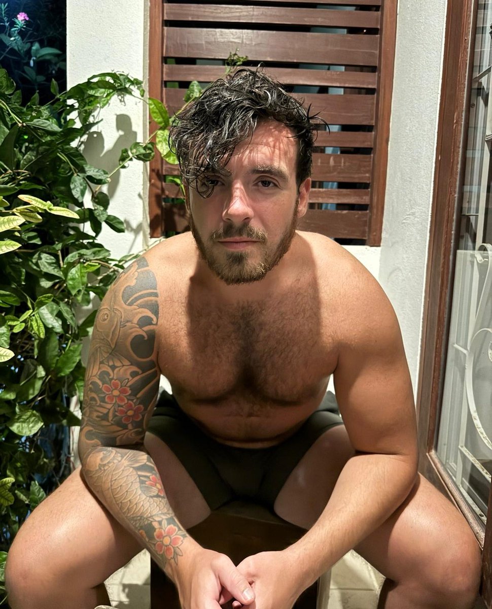 Big, thick, hairy, dirty daddy

Nothing gets you weaker 🤑