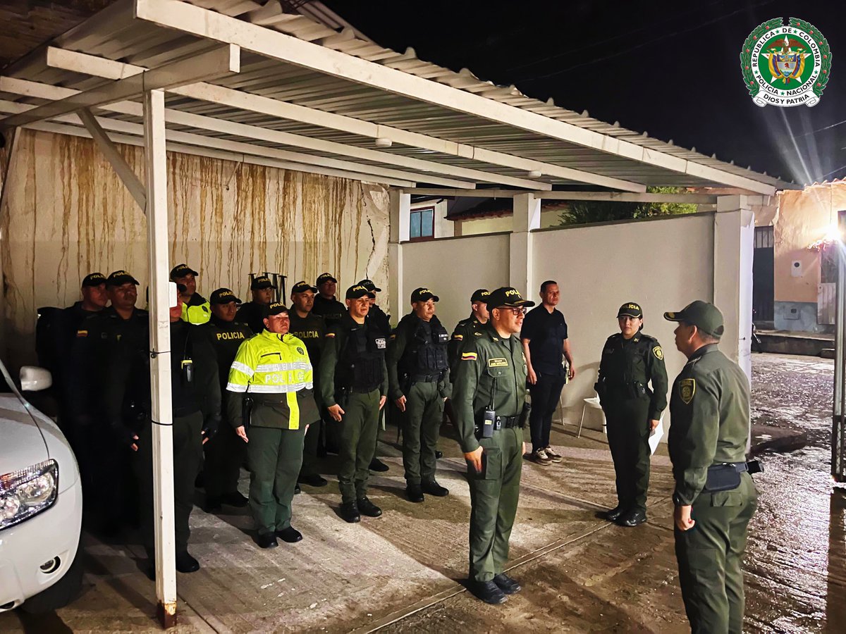 PoliciaStander's tweet photo. #Humanismo | 👮♂️🚔El comando departamento de Policía #Santander, visitó las estaciones de Policía de #Capitanejo, #SanJoséDeMiranda, #Enciso y #Cerrito, reafirmando nuestro compromiso con el bienestar de nuestros uniformados y el fortalecimiento de la seguridad en la región. https://t.co/LNKvw4cfA8