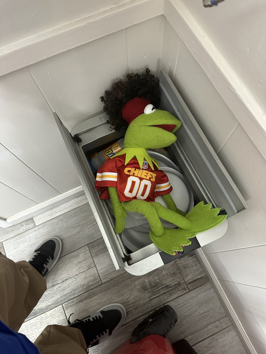 That_Fabian's tweet photo. #SuperBowlLIX https://t.co/qeYJaxLe0H