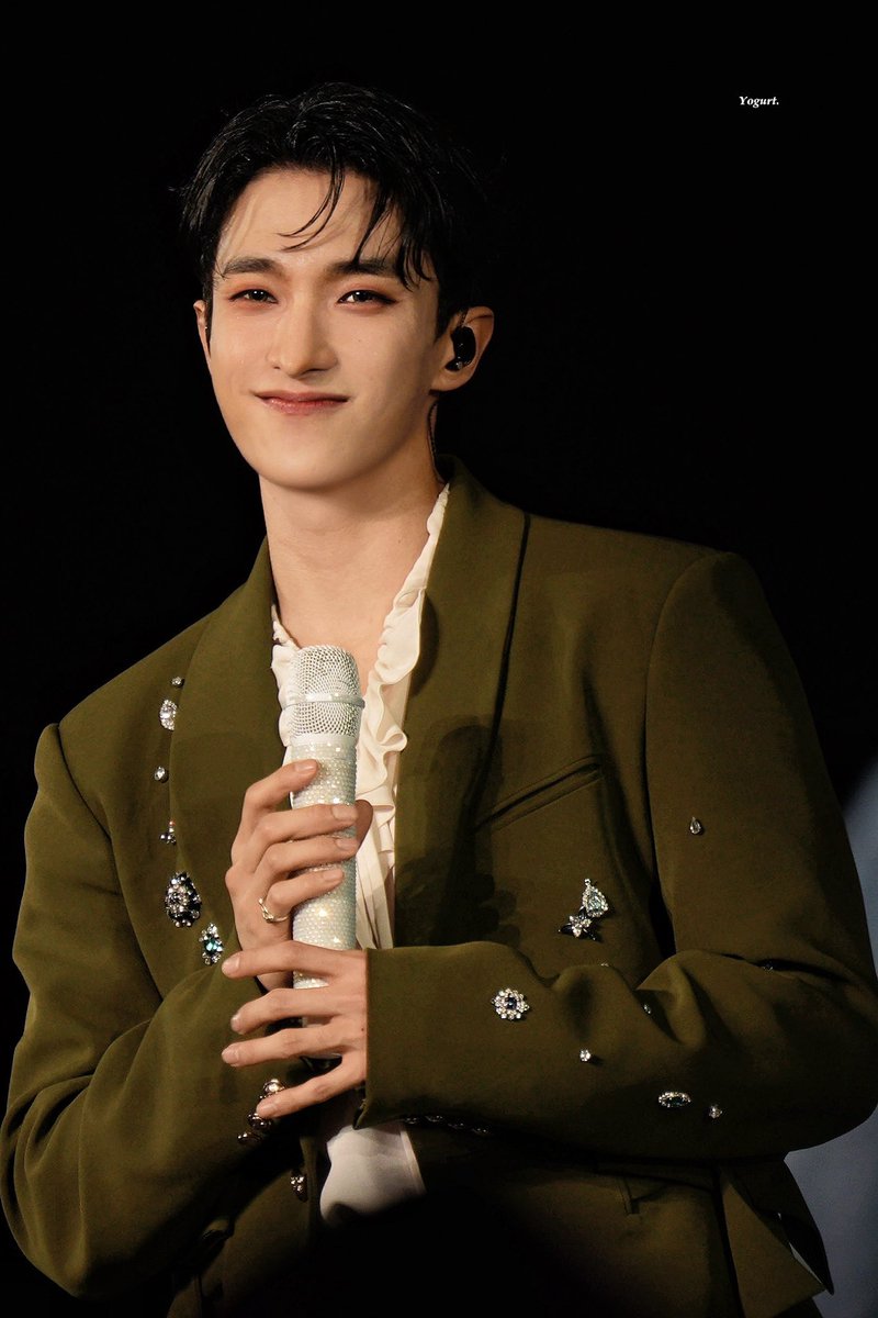 KyeomsBaekery's tweet photo. May you always be happy, dokyeom ♡ https://t.co/28Izxwo2ci