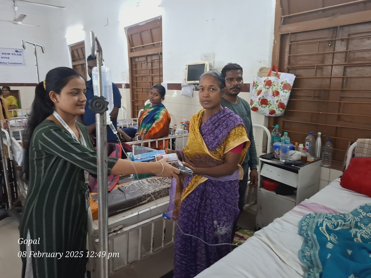 UnityIsStrengt6's tweet photo. "Proud to support the #UISCancerFoundation in their mission to provide monthly nutritious food to underprivileged Cancer Fighters and saree gifted to their lady caregivers at AHPGIC Cuttack and SCB Hematology Dept. Such a wonderful act of kindness on #WorldCancerDay #givingback" https://t.co/QHNQTzTyIc