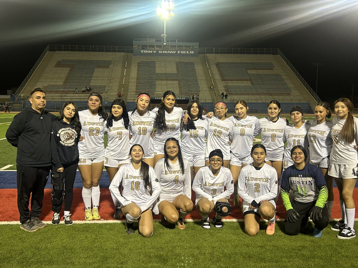 _AleRodriguez10's tweet image. February 7th, 2025
Official score 1-1!
Pk against @IrvinGirlsSoccer !
End score 1-1 (6-5) in penalties !
Secured the W against a hard fought team.