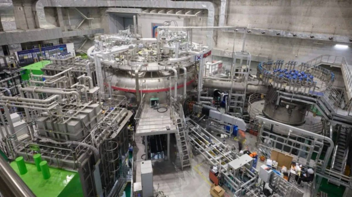 duniyaghar's tweet photo. A South Korean fusion reactor just hit a milestone by running plasma at a whopping 100 million degrees Celsius for 48 seconds – that’s 7 times hotter than the Sun! https://t.co/L5y9WT2hRn