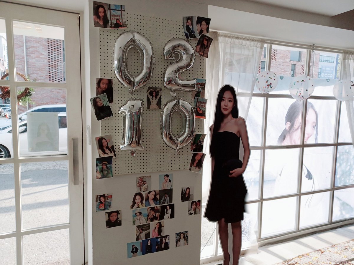 eunsalanghae's tweet photo. @1994marcellasne 
#32th_Happy_Naeun_Day
#행복한_나은생일_0210_낭탄절
오늘은 손나예뻐 나은언니 생일 날
올해도 생일축하해 이번년도 항상 행복한 날만 가득하길 이번 나은언니 생일카페를 준비해주신 블랙나은님 감사합니당 나은언니 생일 진심으로 축하합니당~♡ https://t.co/CA37VOG0Xo