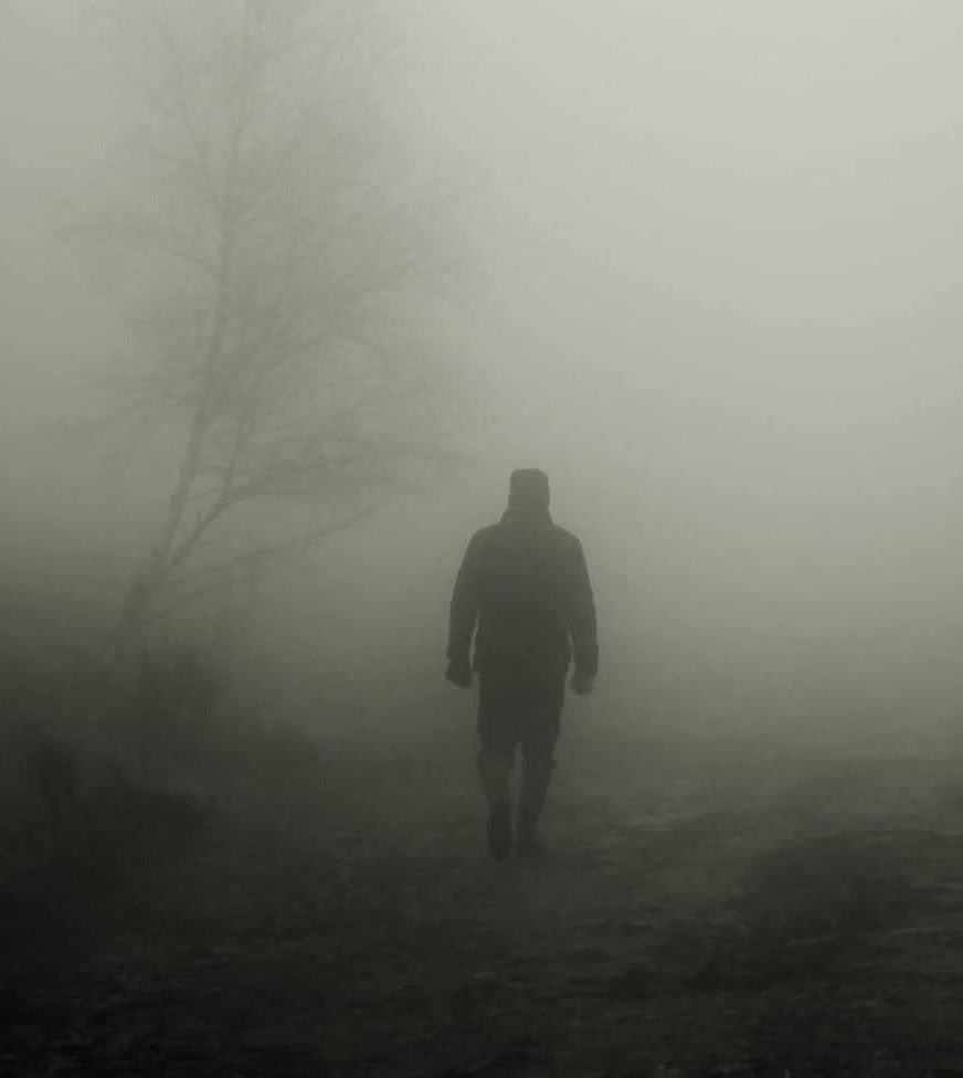 बुझ गया चाँद ,और सारे चिराग़ भी भूझे ….
मंज़र अजीब था मगर मैं चलता ही गया !!!!