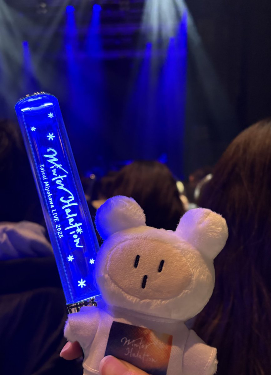mottimoci71's tweet photo. ウィンハレセトリ最高だった
ペンラ透明だからスノードームみたい❄️ https://t.co/h6H7f1mCn2