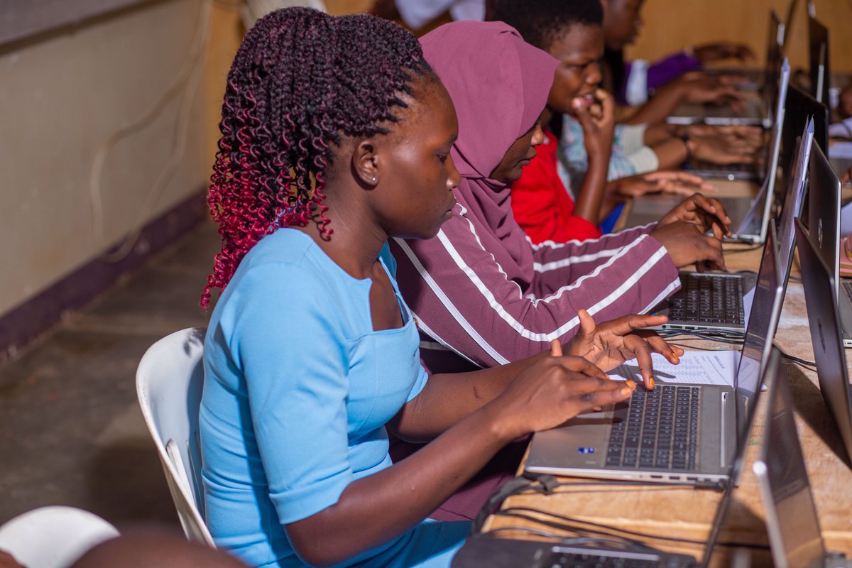 smartgirlsug's tweet image. Technology is the key to unlocking new opportunities! 🔑💻 With every digital skill learned, girls gain power, independence, and the ability to shape their own futures. Keep going! 
#SmartGirlsUg | #GirlsInTech