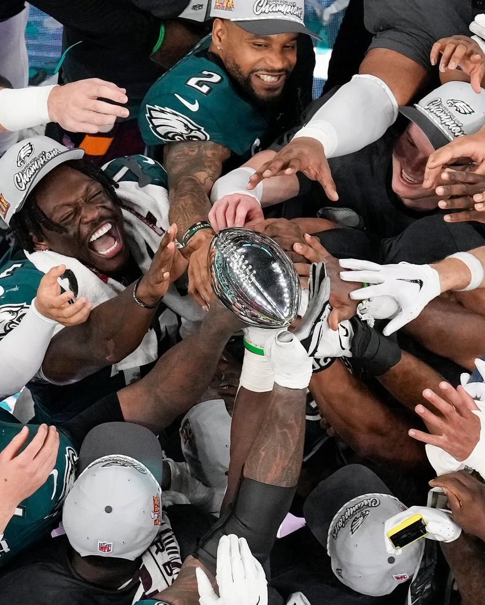 SeanTalksEagles's tweet image. Love this team so fucking much.