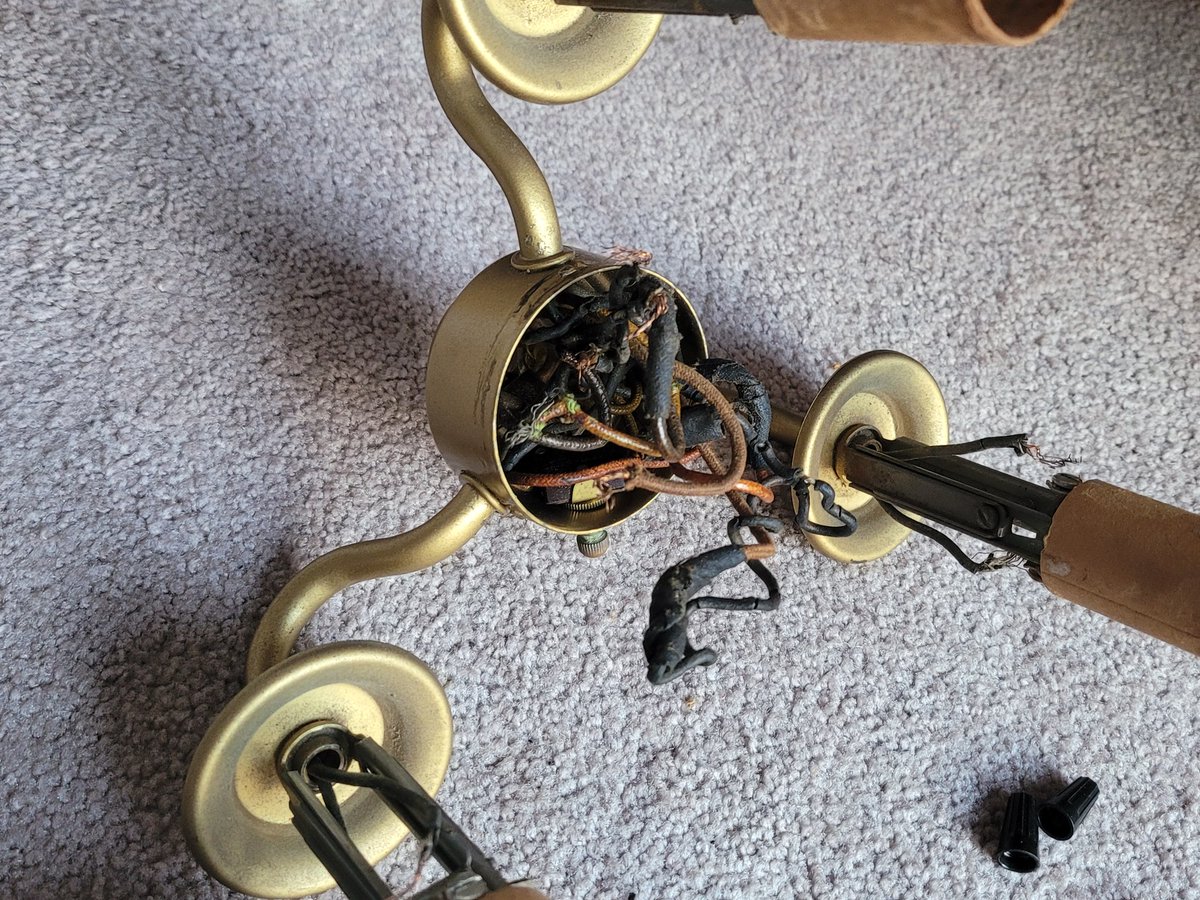 GoodFindStores's tweet image. Before and after: