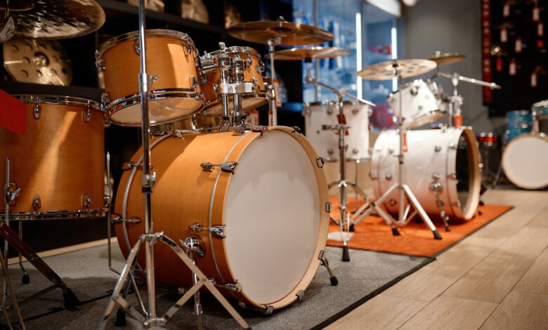 Ikman_lk's tweet image. නවකයෙකුට සුදුසු ඩ්‍රම් සෙට් එකක් තෝරා ගැනීමේ මූලික මාර්ගෝපදේශය
👉blog.ikman.lk/.../beginners-…

#ikman #ikmanblog #Music #DrumSet