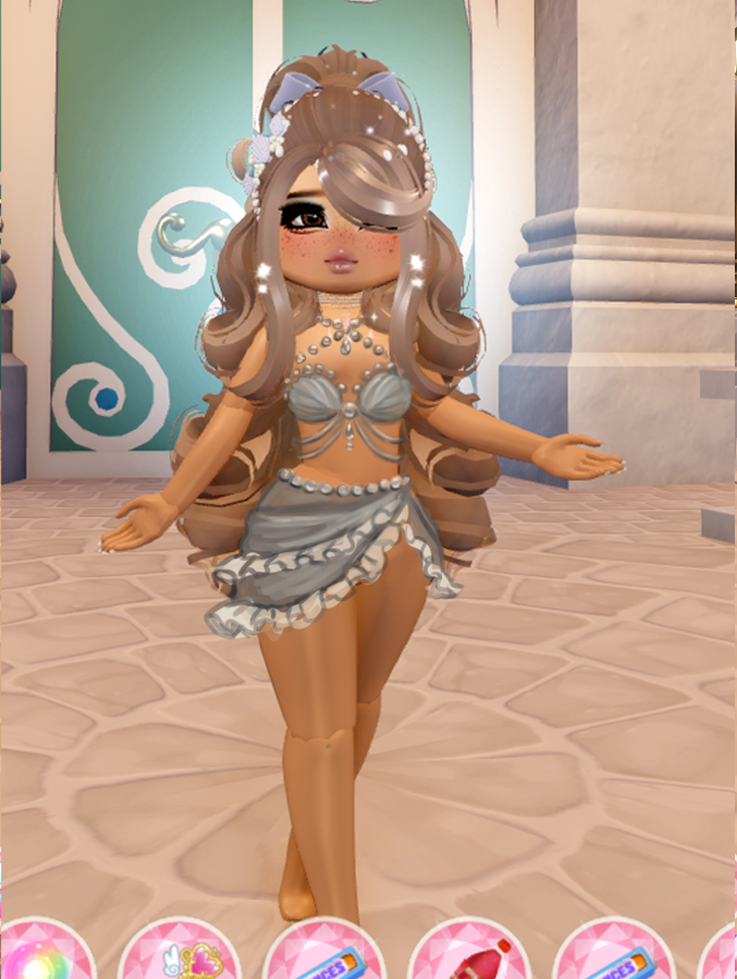 WallaceRH_'s tweet photo. Some items that could be added as a rewards for completing Mermia's dailies/weeklies in the water realm. 🫧

The top would be compatible with human bodice for easy modelling and the bottom could use ttyl as a base! (Royale High Concept)
#royalehigh https://t.co/GcD4y4Utge