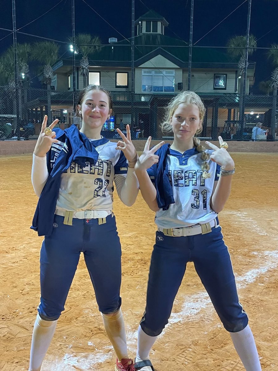 EdenRustin's tweet photo. Got to pick up for some reps yesterday with Panhandle Heat Scott. I've been blessed to play a lot of ball with these girls and when we get together, we EAT! OG reunion 🙌 #AGTG #bombsquad @jodirustin78 @ChristinaNC31 @severahaney @SoftballDown @TOP_D1RECRUITS @ExtraInningSB @SBRRetweets @UncommittedUsa @CoastRecruits @TopPreps @fastpitchwatch @Softball_Home @yates55_2009 @LadyDukesYates