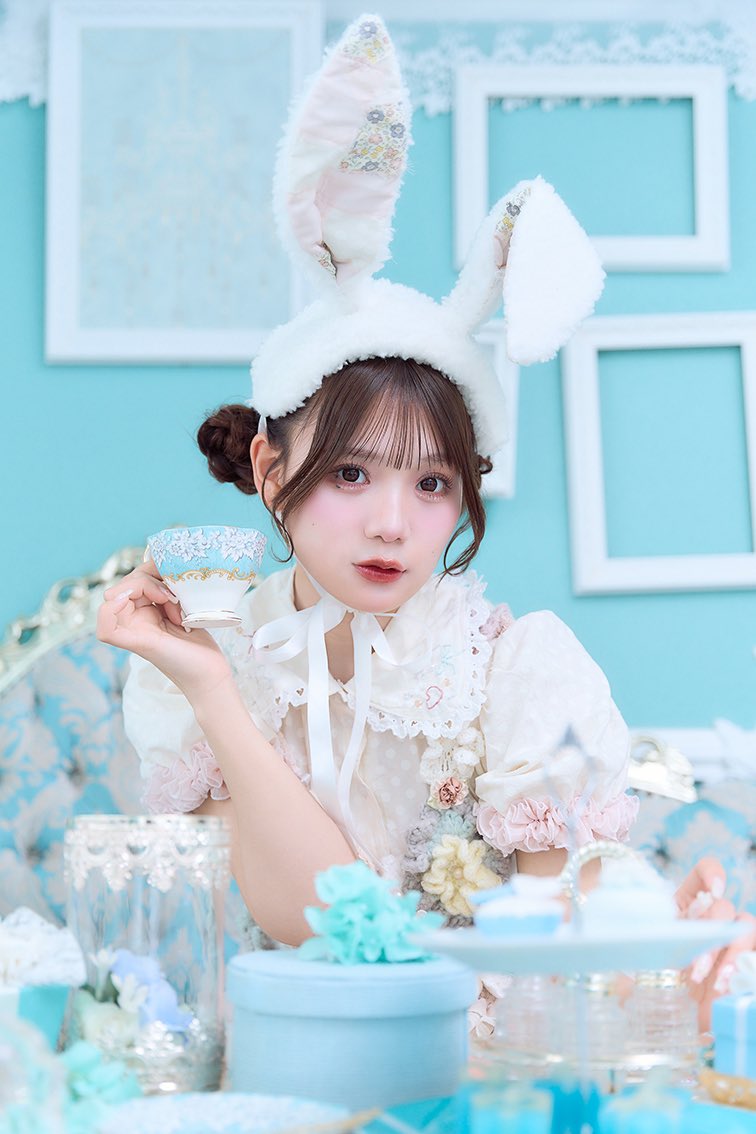 古澤里沙　ソロチェキアーカイブス 🐰💛古澤里紗 オフショット💛🐰 @risa_cs1108 2/25(火)発売 雑誌