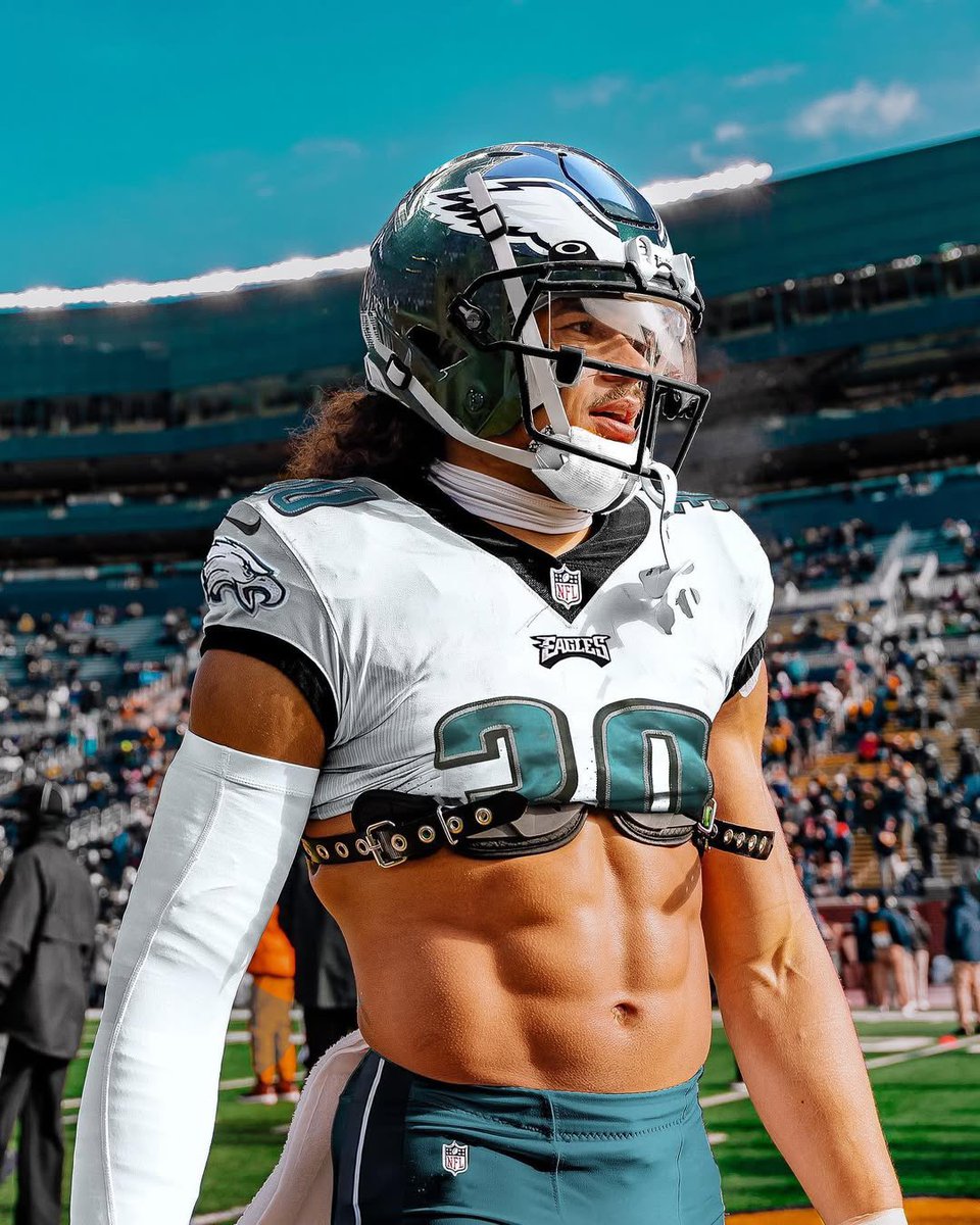 ungodlyrollins's tweet image. i’m really becoming an eagles fan today
