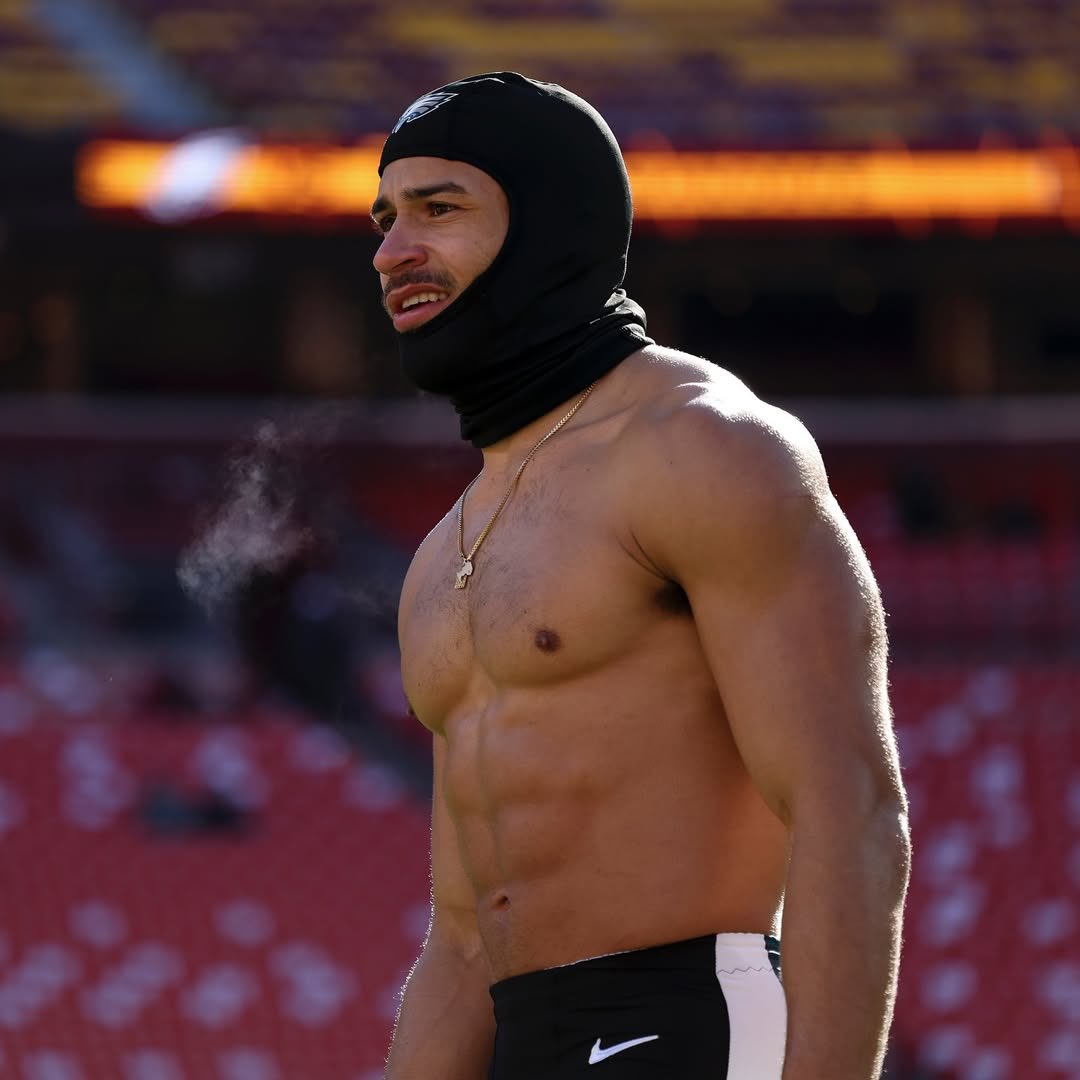 ungodlyrollins's tweet image. i’m really becoming an eagles fan today