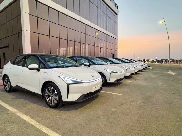muscat_daily's tweet photo. Oman’s first electric SUV from Mays Motors hits the road
#MaysMotors has delivered first batch of #MaysAlive, #Oman's first #electric #SUV, marking a historic milestone for the country’s #EV sector. #OmanNews #eSUV 
Know more  https://t.co/z1VhV9J3fq https://t.co/0Injc8QiuF