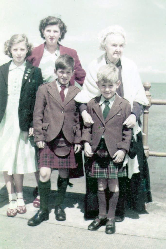 The Living Memory Association (@thelmascotland) on Twitter photo Today's picture shows a family day out in #Portobello c.1964
Jeanie (Sheena) Forrest (née Hagan) with her children (l-r) Anne, George, Robin, and her grandmother Agnes Symons (née Merrilees). <a href="/talkporty/">TalkPorty~Portobello</a> <a href="/PortyLibrary/">Porty Library = Feeling less Summery! 🌞🥰</a> <a href="/PortyPeople/">Porty People</a> Today's picture shows a family day out in #Portobello c.1964
Jeanie (Sheena) Forrest (née Hagan) with her children (l-r) Anne, George, Robin, and her grandmother Agnes Symons (née Merrilees). <a href="/talkporty/">TalkPorty~Portobello</a> <a href="/PortyLibrary/">Porty Library = Feeling less Summery! 🌞🥰</a> <a href="/PortyPeople/">Porty People</a>