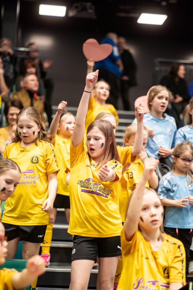 SUOMEN PARAS KOTIYLEISÖ 🏆

F-liiga ja Kattokeskus etsivät Suomen parasta kotiyleisöä! Käy antamassa äänesi Kupittaan kotiyleisölle osoitteessa 

kattokeskus.fi/tunnelma-katto…

Kuvat: Iines Koskinen / <a href="/ainesmedia/">ainesmedia</a> 

#TPSsalibandy #TKOMV #salibandy #fliiga #floorball #innebandy #Turku