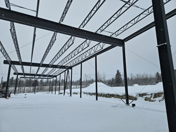 StructureMarlow's tweet image. Travaux en cours : 𝗠𝗲𝗻𝘂𝗶𝘀𝗲𝗿𝗶𝗲 𝗱𝗲 𝗹’𝗘𝘀𝘁𝗿𝗶𝗲 𝗮̀ 𝗠𝗮𝗴𝗼𝗴

𝗡𝗼𝘂𝘃𝗲𝗮𝘂 𝗯𝗮̂𝘁𝗶𝗺𝗲𝗻𝘁 : 𝟮𝟳 𝟱𝟬𝟬 𝗽𝗶²
𝗣𝗼𝗶𝗱𝘀 𝗱𝗲 𝘀𝘁𝗿𝘂𝗰𝘁𝘂𝗿𝗲 : 𝟭𝟬𝟮 𝟬𝟬𝟬 𝗹𝗯𝘀
Un projet d’envergure qui prend forme!