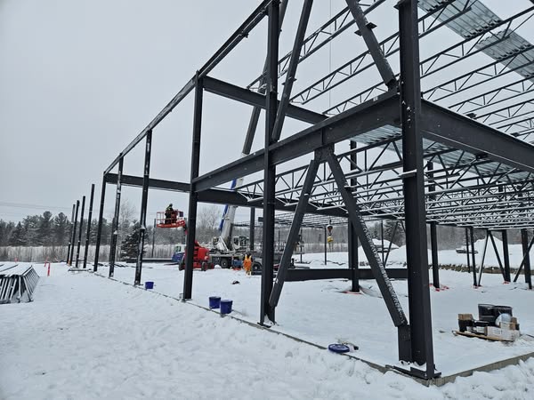 StructureMarlow's tweet image. Travaux en cours : 𝗠𝗲𝗻𝘂𝗶𝘀𝗲𝗿𝗶𝗲 𝗱𝗲 𝗹’𝗘𝘀𝘁𝗿𝗶𝗲 𝗮̀ 𝗠𝗮𝗴𝗼𝗴

𝗡𝗼𝘂𝘃𝗲𝗮𝘂 𝗯𝗮̂𝘁𝗶𝗺𝗲𝗻𝘁 : 𝟮𝟳 𝟱𝟬𝟬 𝗽𝗶²
𝗣𝗼𝗶𝗱𝘀 𝗱𝗲 𝘀𝘁𝗿𝘂𝗰𝘁𝘂𝗿𝗲 : 𝟭𝟬𝟮 𝟬𝟬𝟬 𝗹𝗯𝘀
Un projet d’envergure qui prend forme!