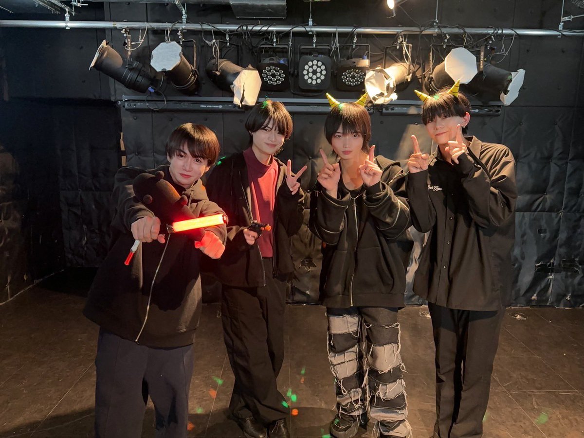 WonDre_official's tweet photo. みなさんいかがお過ごしでしょうか。
Wonder Dreamのしゅうやです。
現場がない日は推しの供給が足りず困りますよね。
そんな方々に朗報です。
未公開の写真を一気に4枚お届けいたします。
これで明日まで耐えてください。
そして明日絶対会いに来てね！！

明日はこちら！
https://t.co/Q246kwyJiQ https://t.co/pXUR2nzKwN
