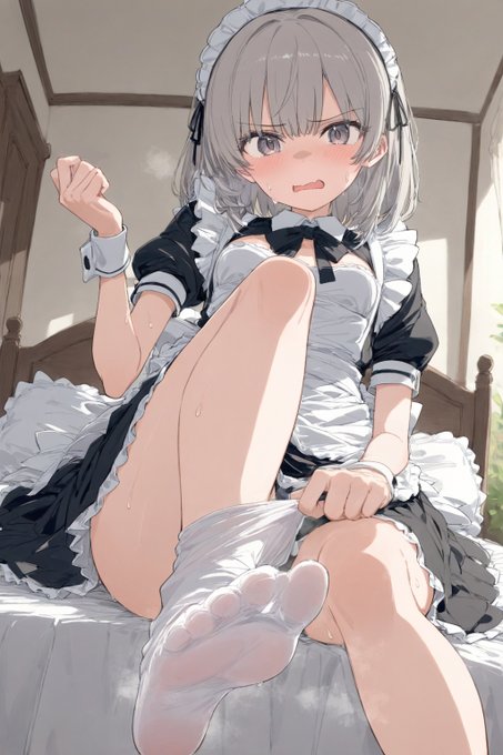 な・・なにかご用ですか?

#オリジナル #メイド 