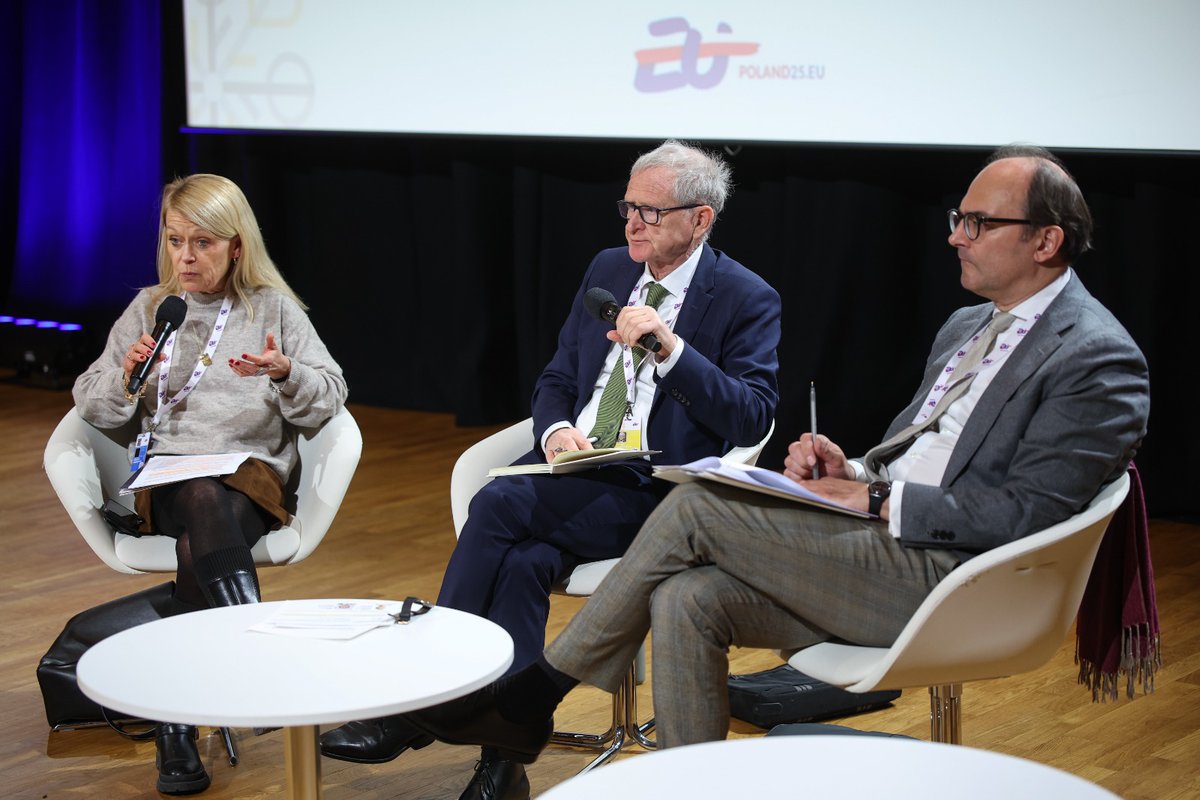 PLintheEU's tweet image. 📸 Highlights from Session II – Parallel Workshops. Experts from business, government &amp;amp; academia join the conversation!

💡 Debating key topics shaping the #SingleMarket: 
➡️ EU enlargement 
➡️ Free flow of goods 
➡️ SM governance 
➡️ Regional benefits of the SM

#Poland25eu