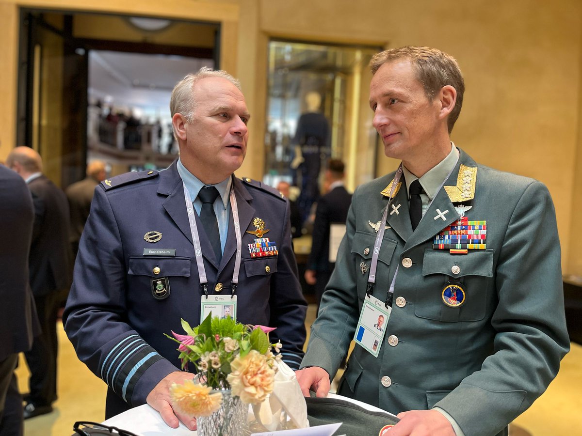 Het zijn beslissende tijden voor de Europese #veiligheid. Op de <a href="/MunSecConf/">Munich Security Conference</a> sprak ik afgelopen weekend met o.a. mijn internationale counterparts over de toewijding en investeringen die noodzakelijk om de veiligheid en #vrede in Europa op lange termijn te blijven waarborgen.