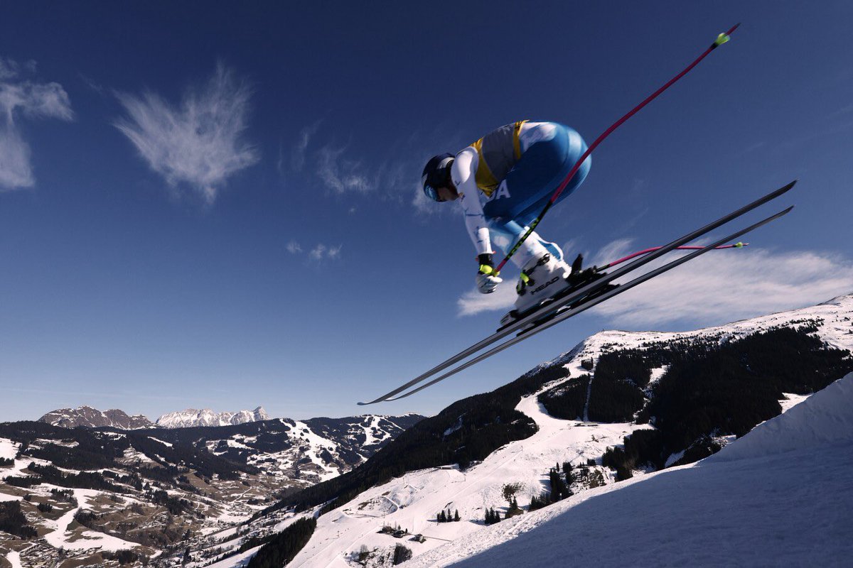 AndrewDampf's tweet image. The results are 'irrelevant.'
Simply by racing downhill at age 40 on a new titanium knee, peers like @MarcelHirscher & @ChemmySki say the return of @lindseyvonn should inspire 'all humans' apnews.com/article/lindse…