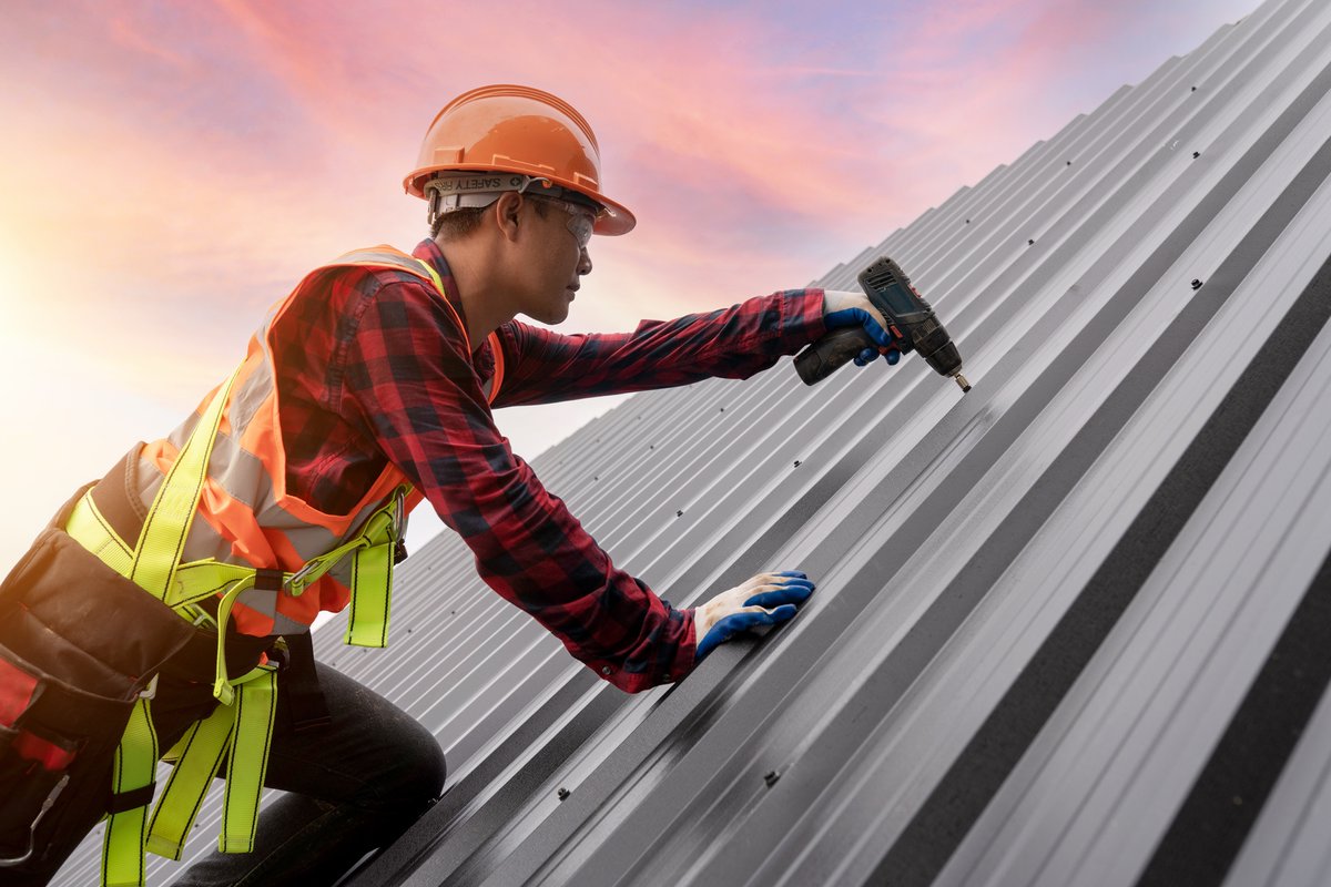 RoofingLakeside's tweet photo. Our expert team in Grand Haven, MI, specializes in high-quality roof installations tailored to your needs. Discover the difference that craftsmanship and reliability can make. Contact us today to learn more about our services and schedule a consultation. https://t.co/P3xOLIvtQV