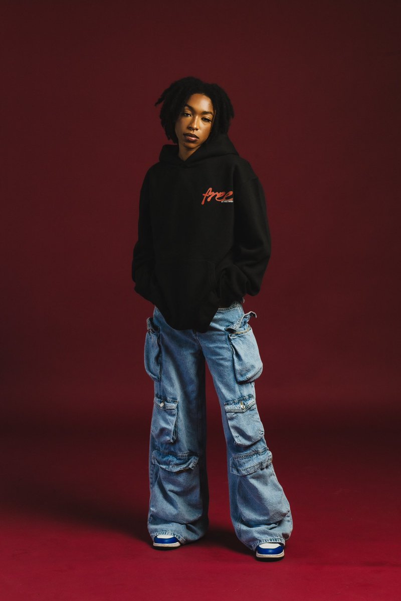 FREEMINDSXYZ's tweet photo. MOTTO HOODIE https://t.co/eojmxSzdVq