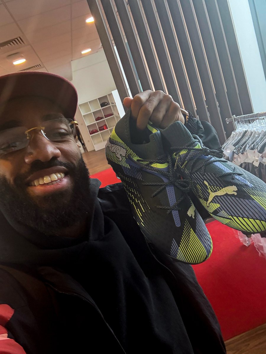 Team Orange Football (@teamorangefoot) on Twitter photo Buteur hier, <a href="/LacazetteAlex/">Alexandre Lacazette</a> du #TeamOrangeFootball vous fait gagner sa paire de crampons ! 🎁
👉RT + Follow <a href="/TeamOrangeFoot/">Team Orange Football</a> pour tenter ta chance
TAS : 24/02 🍀 Buteur hier, <a href="/LacazetteAlex/">Alexandre Lacazette</a> du #TeamOrangeFootball vous fait gagner sa paire de crampons ! 🎁
👉RT + Follow <a href="/TeamOrangeFoot/">Team Orange Football</a> pour tenter ta chance
TAS : 24/02 🍀