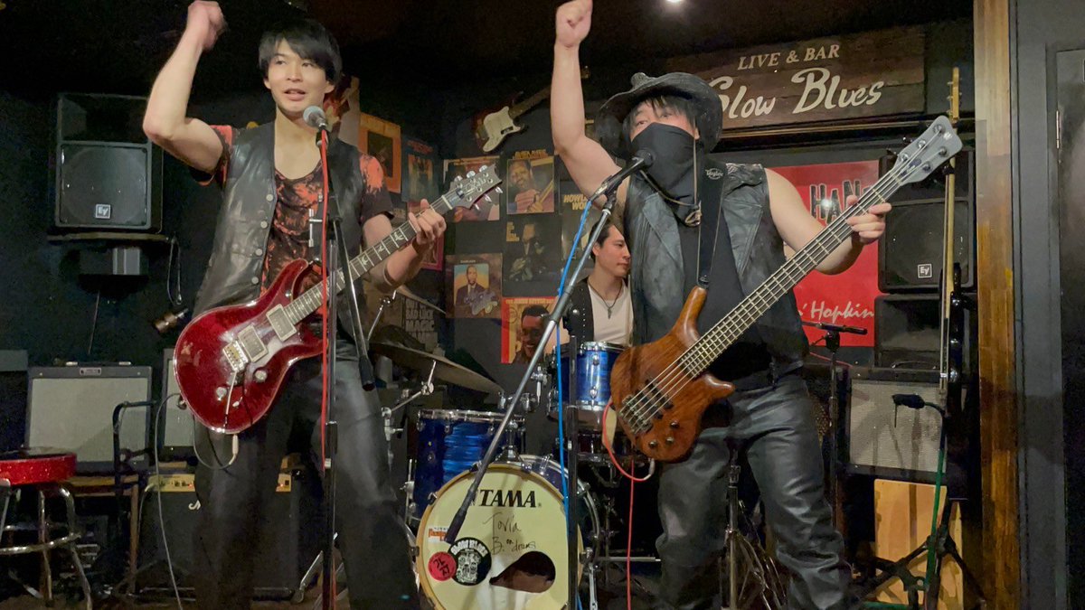 SteelFeather_OF's tweet photo. 2/15 LIVE&amp;BAR SlowBlues

・UNDERGRUNGE
・Steel Feather
・ASTRO
・ZERO GRAVITY
・The Ancients

ご来場の方、共演者の方ありがとうございました！
オシャレなバンドさんばかりの中で浮かないか心配でしたが、たくさんの方々にノって頂き楽しく出来ました☺️

Voの体調もギリギリ間に合いました😅 https://t.co/mQvKNXR1NW