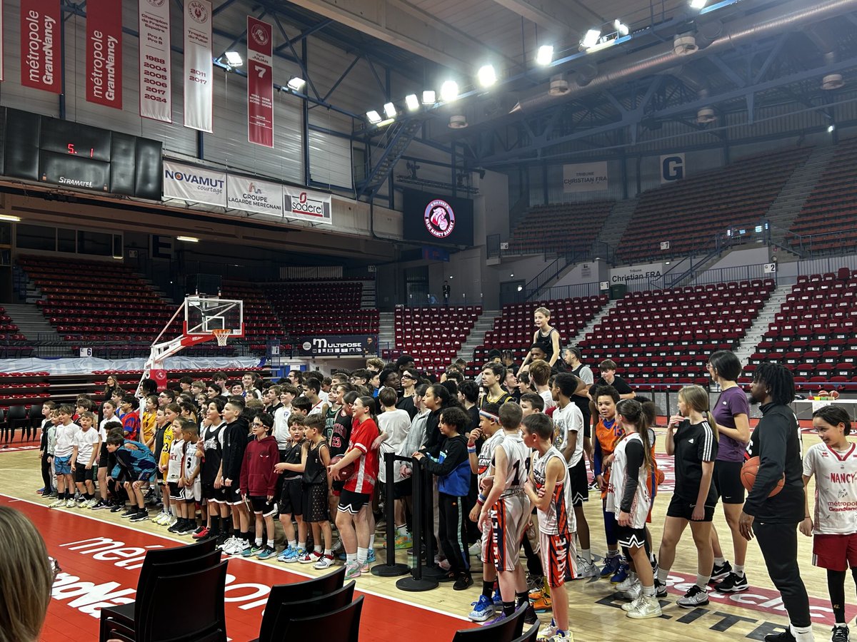 Le ⁦⁦<a href="/SLUCbasketNancy/">SLUC Nancy Basket</a>⁩ + ⁦<a href="/GRDF/">GRDF</a>⁩ avec 150 jeunes de 10 à 17 ans pour allier passion du sport et découverte des métiers techniques avec les #Gazverts : esprit d’équipe, performance, découverte pro pour déclencher des vocations  : stage et alternance à pourvoir