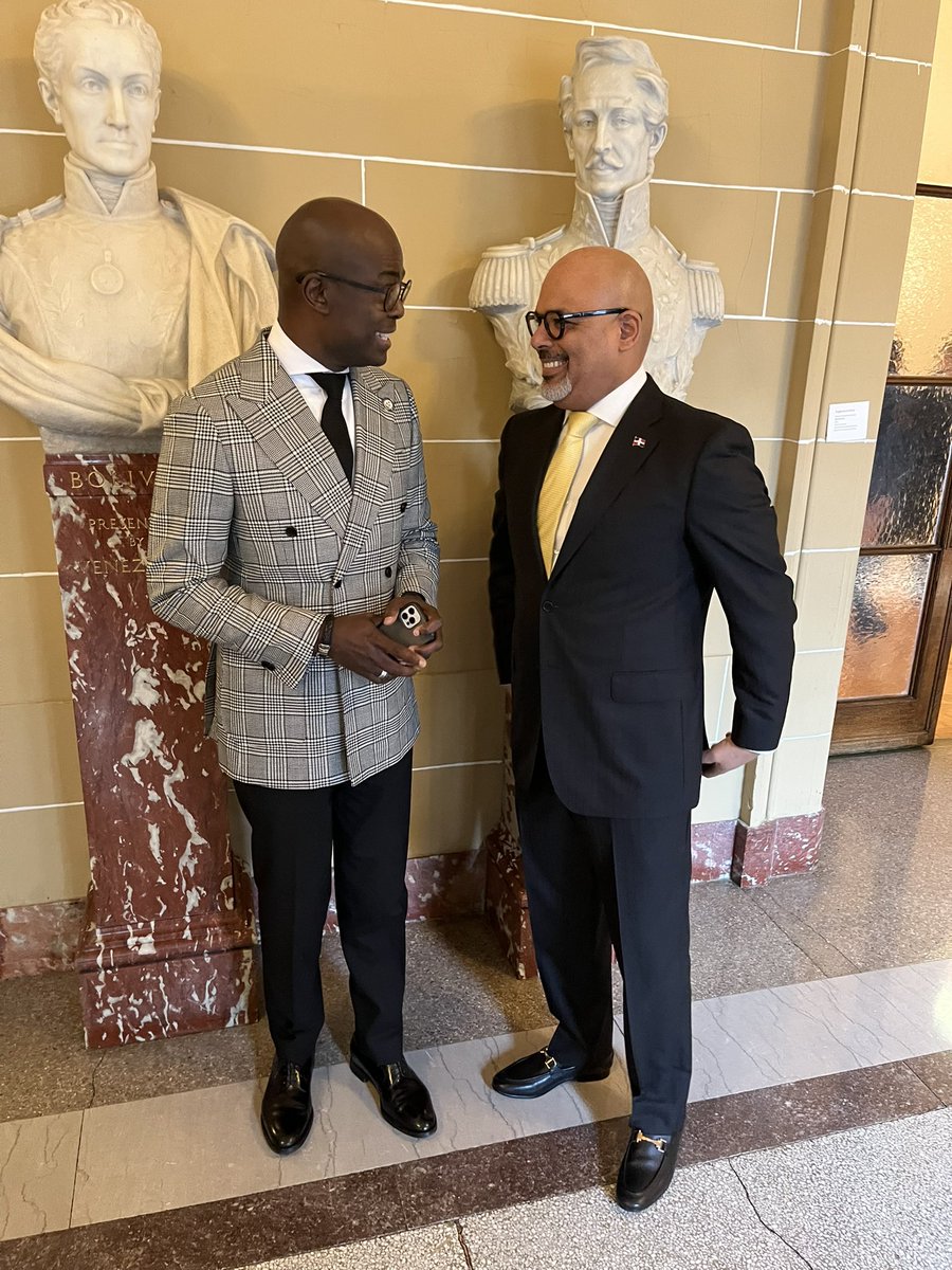 radhafil's tweet photo. Embajador @Gthomas1love ha sido un placer compartir este espacio diplomático con usted, en el cuál nos tocó debatir temas relevantes para nuestros países. Le deseo muchos éxitos es sus nuevas funciones como Embajador de Haití 🇭🇹 en Italia 🇮🇹 abrazos! https://t.co/m0LHleeT4k