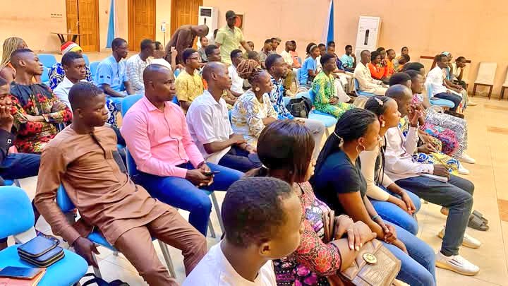 J'ai partagé de bons moments d'échanges avec les étudiants ressortissants de la commune de #Tanguiéta et résidents dans la partie méridionale le 13 02 25. 
J'ai pris note de leurs doléances et réaffirmé mon engagement à explorer,... les pistes pour alléger leurs difficultés.
#KYC