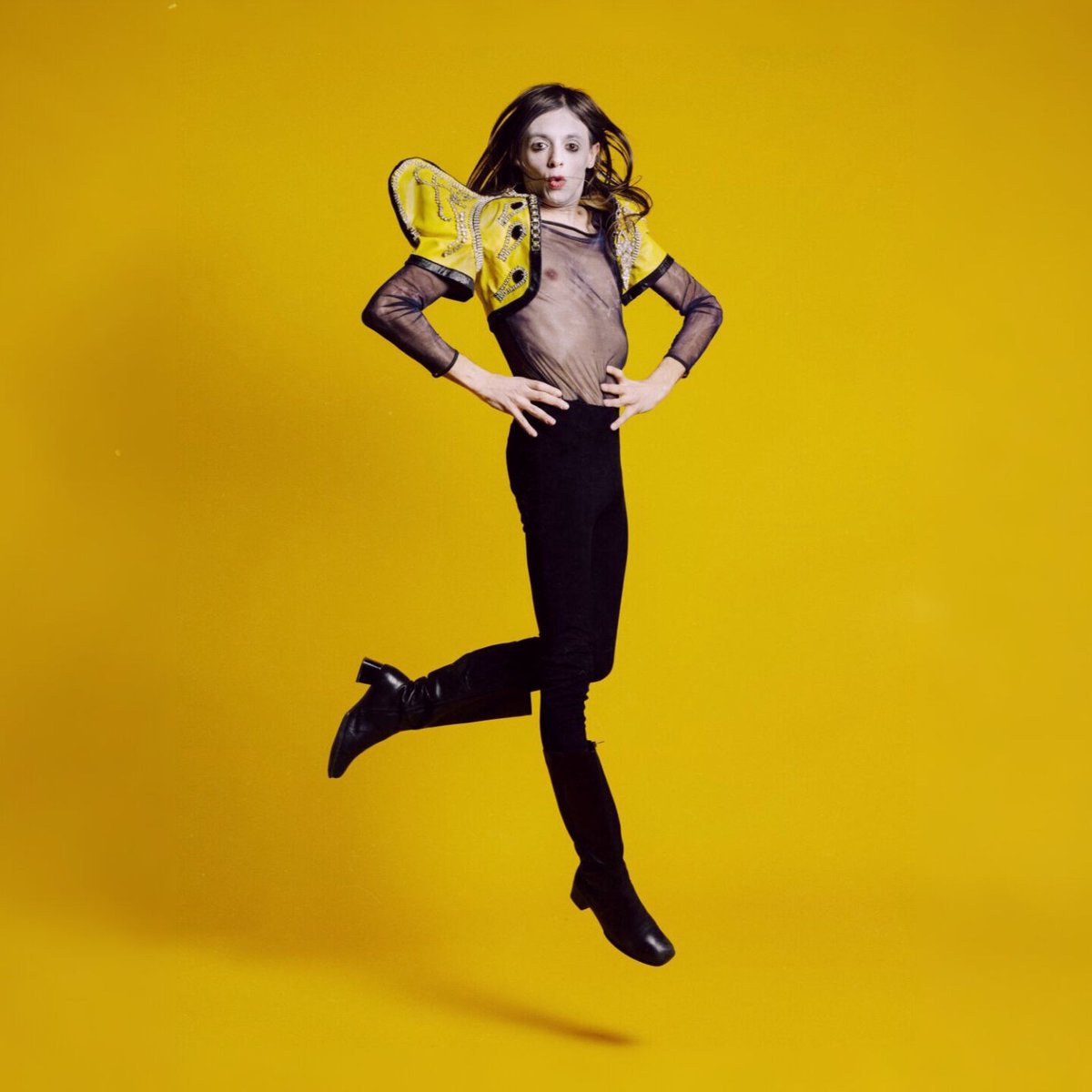 Lucio Corsi earned his biggest streaming day of all-time on Spotify on February 16, with 2.844 million streams following Sanremo final.

Up 17,111% from the start of this year.