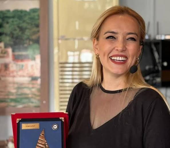 Zehra Kınık trafikte insan öldürdü.. Asli kusurlu ve serbest

Akademisyen Çiğdem Bayraktar Ör bir tweet attı.. 18 Gündür Tutuklu

Çünkü Çiğdem’in babası akp’li değil.