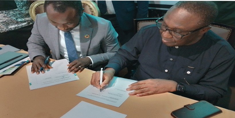 Sometime in #History! 🙂
About a year ago, IITA Director General and <a href="/CGIAR/">CGIAR</a>  Regional Director for Continental Africa Dr <a href="/simeonehui/">Simeon Ehui</a>  Ehui signed a 3-year Memorandum of Understanding (MoU) with the Sierra Leone Minister of Agriculture, Honorable Henry Kpaka to create the